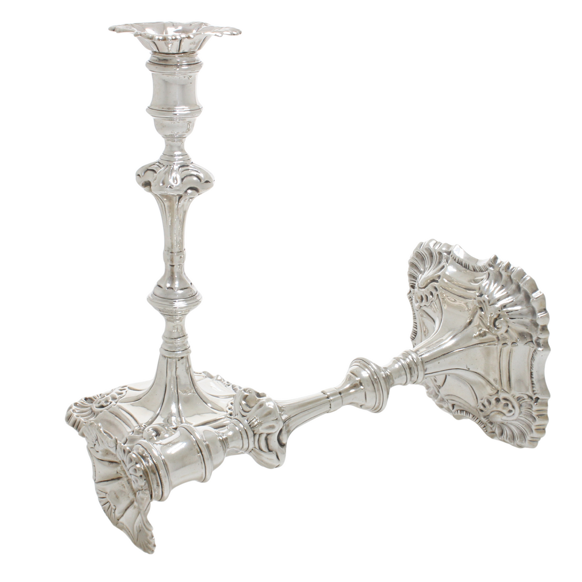Antiek gegoten groot paar kandelaars van sterling zilver 1769