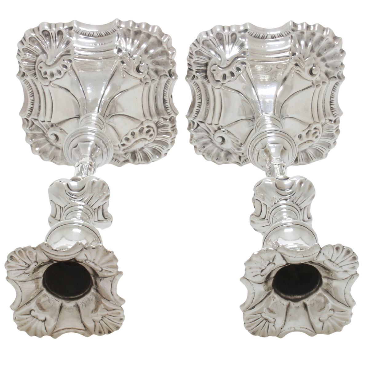 Antiek gegoten groot paar kandelaars van sterling zilver 1769
