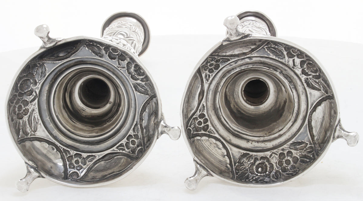 Zilveren Sabbat kandelaars ongewogen, gemaakt in London 1908 door Moses Salkind & Co. 0.8 kilo 925 zilver