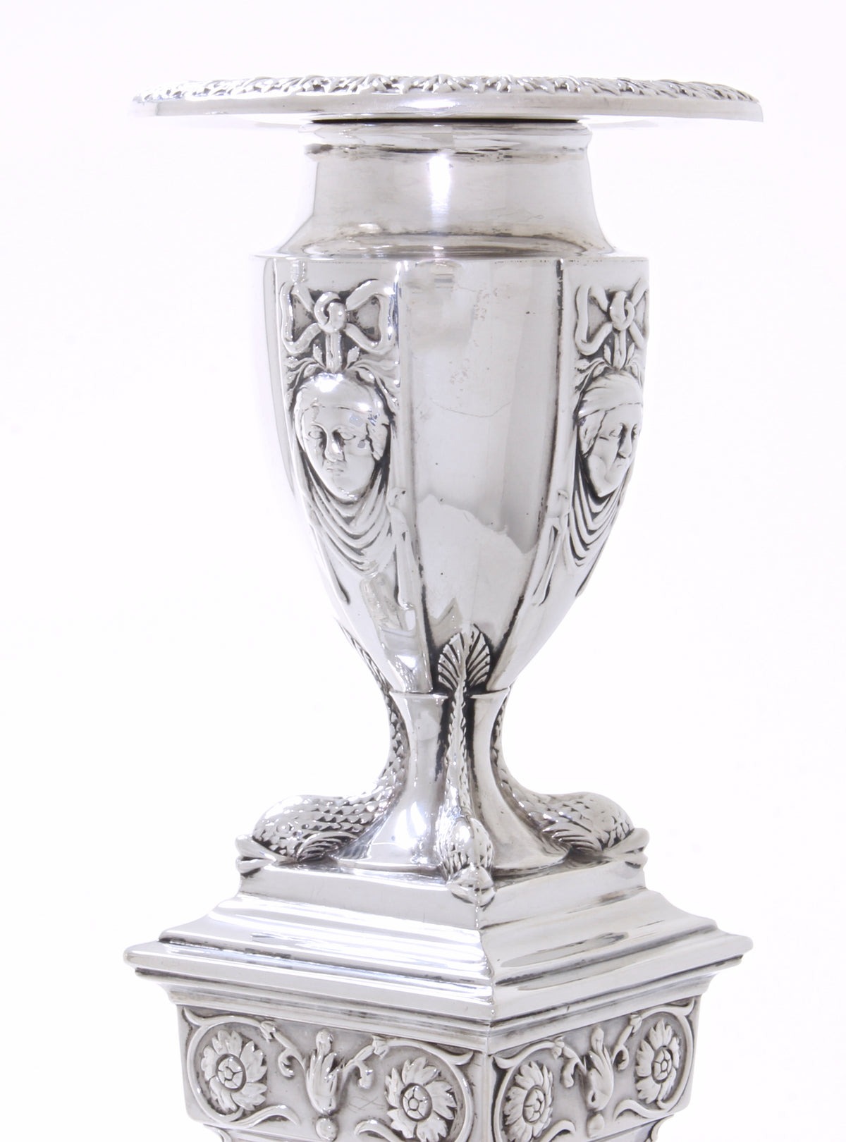 Antiek paar zilveren tafel­kandelaars