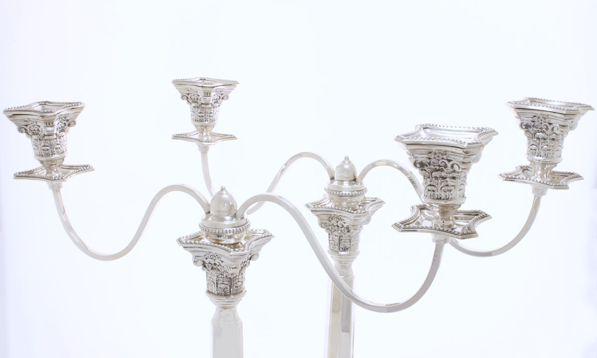 Massief zilveren Judaica kandelabers