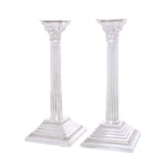 Engelse zilveren korintische kandelaars 1968