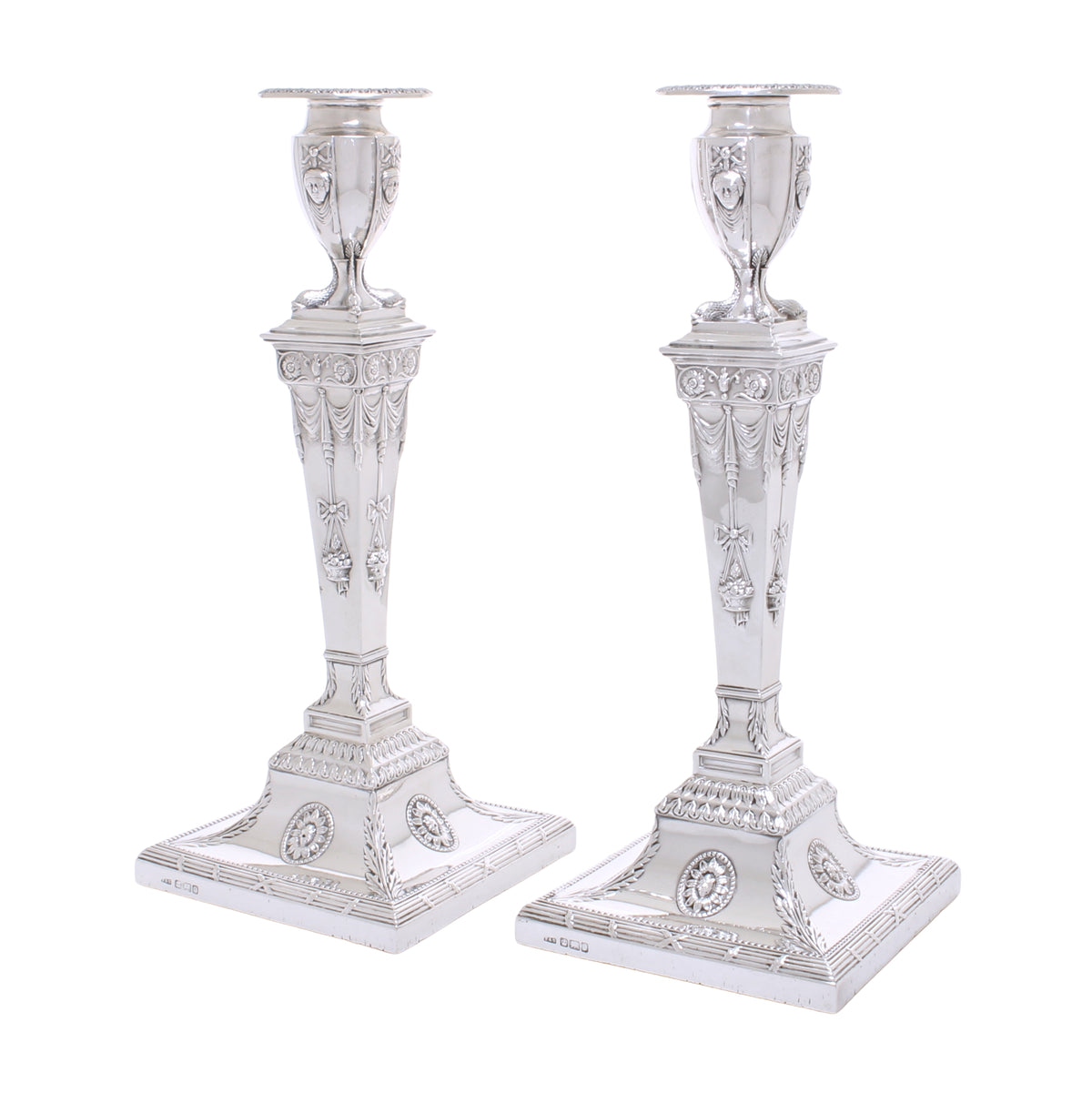 Antiek paar zilveren tafel­kandelaars