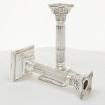 Engelse zilveren korintische kandelaars 1975