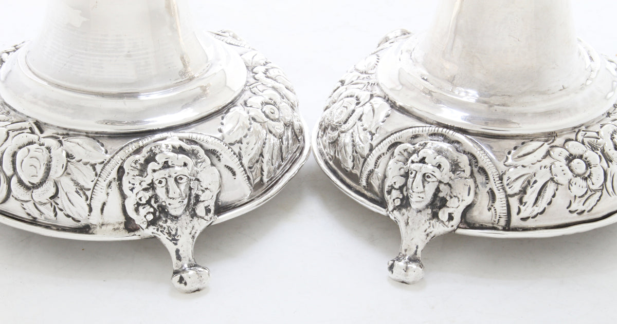 Zilveren Sabbat kandelaars ongewogen, gemaakt in London 1908 door Moses Salkind & Co. 0.8 kilo 925 zilver