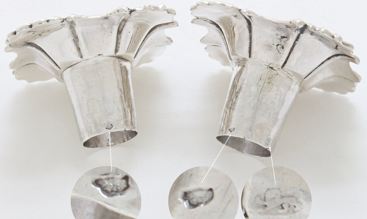 Antiek gegoten groot paar kandelaars van sterling zilver 1769
