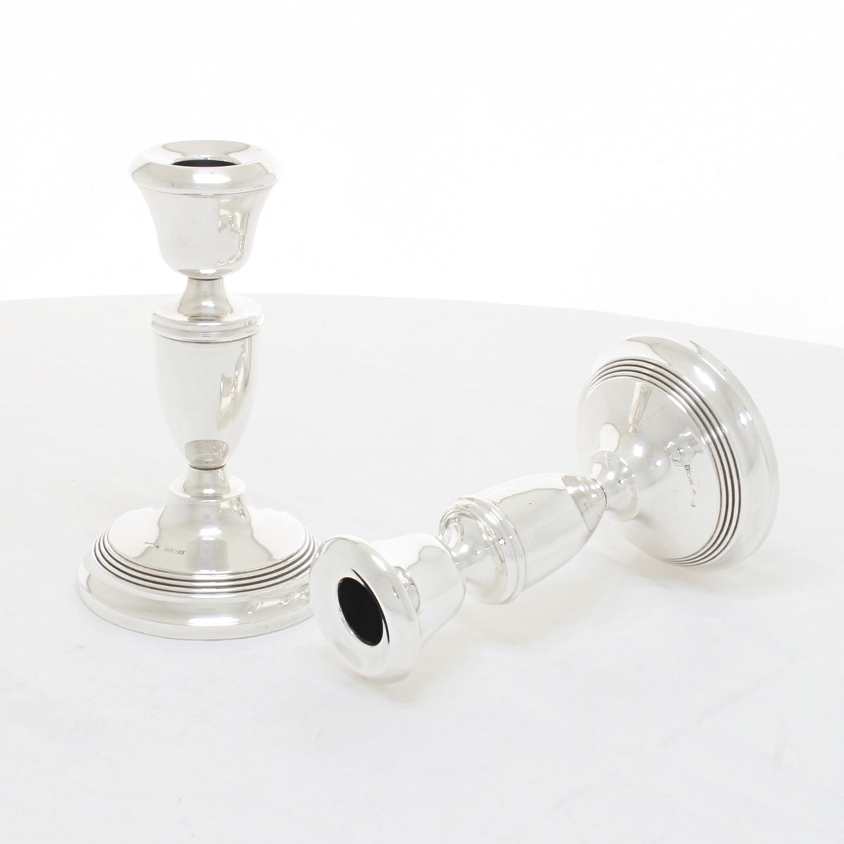 Engelse zilveren kaarshouders uit Birmingham