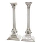 Grote zilveren kandelaars