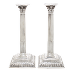Sterling zilveren korintische kandelaars