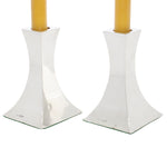 Engelse zilveren kandelaars staand met gouden kaars